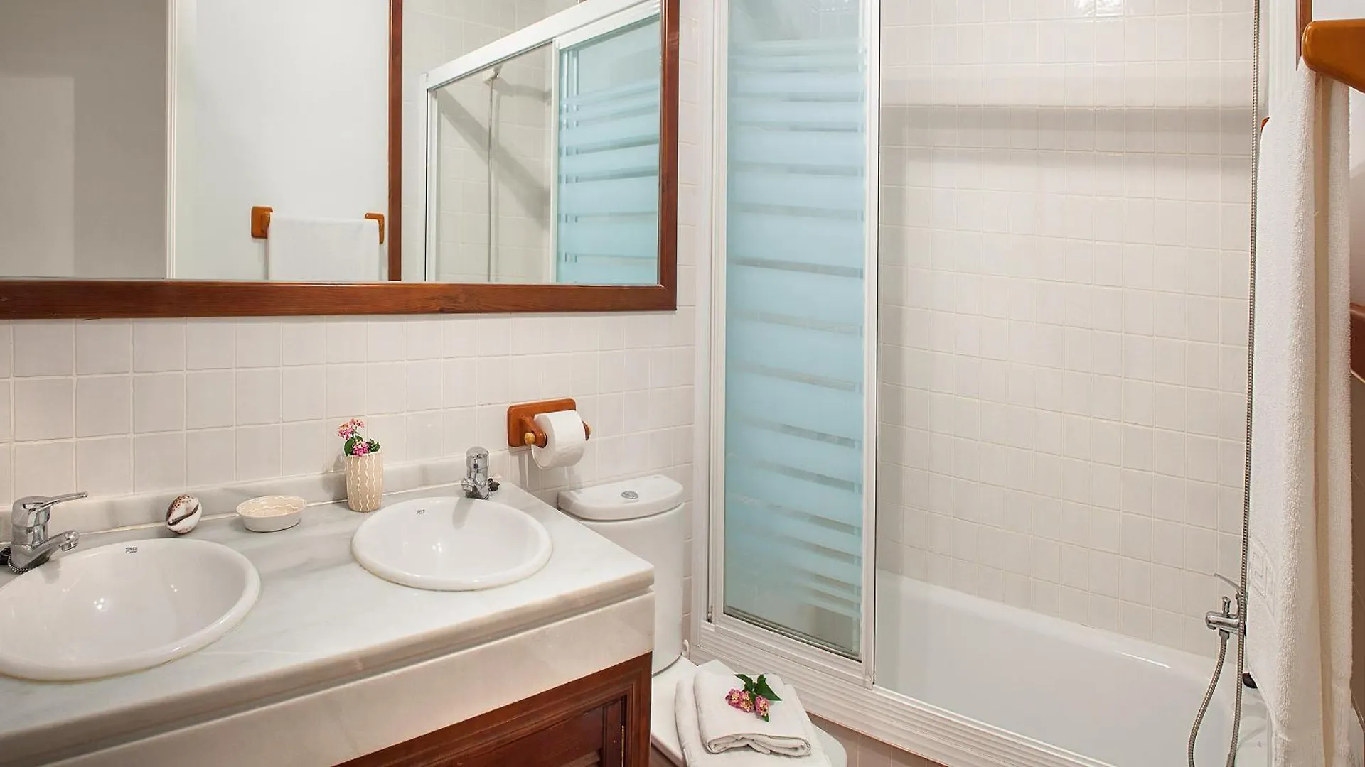 Life Apartments Costa Ballena 0*,  Spain